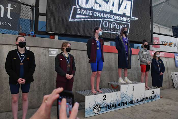 18.GIRLS-200-FREE-STYLE